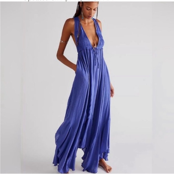 Free People Dresses & Skirts - FREE PEOPLE Showstopper Midi/Periwinkle